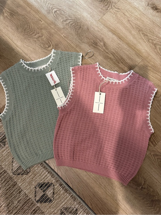 moon & madison Tops - Sweater Vests